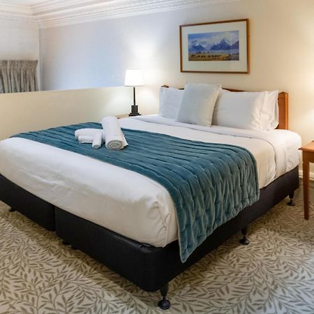 Beauty In The Cbd - 1Bed Free Parking Pool Apartment ไครสต์เชิร์ช ภายนอก รูปภาพ