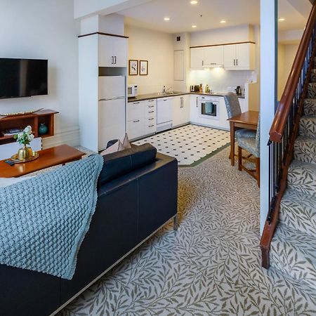Beauty In The Cbd - 1Bed Free Parking Pool Apartment ไครสต์เชิร์ช ภายนอก รูปภาพ