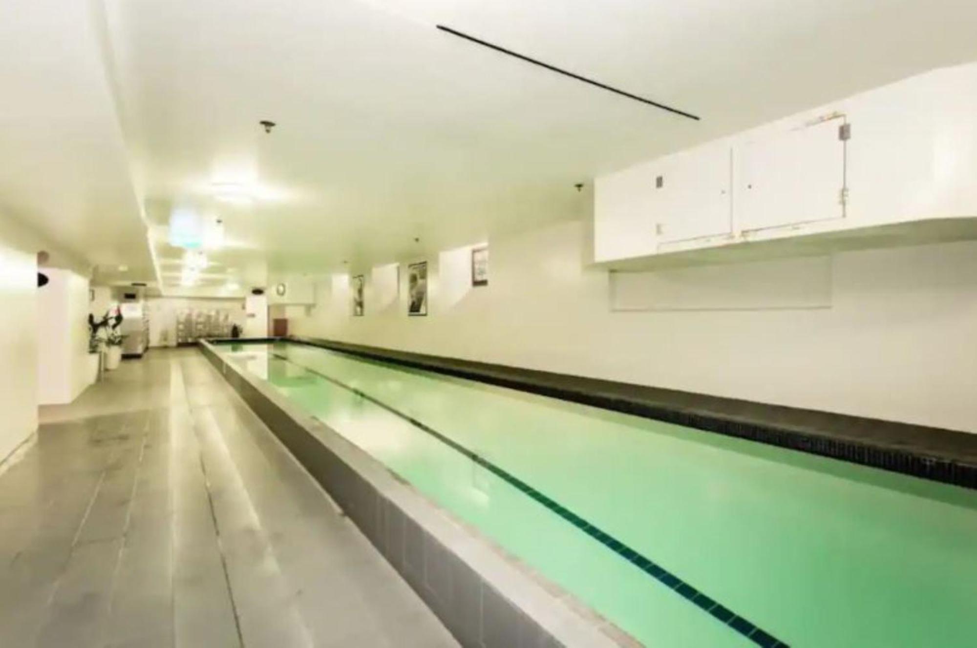 Beauty In The Cbd - 1Bed Free Parking Pool Apartment ไครสต์เชิร์ช ภายนอก รูปภาพ