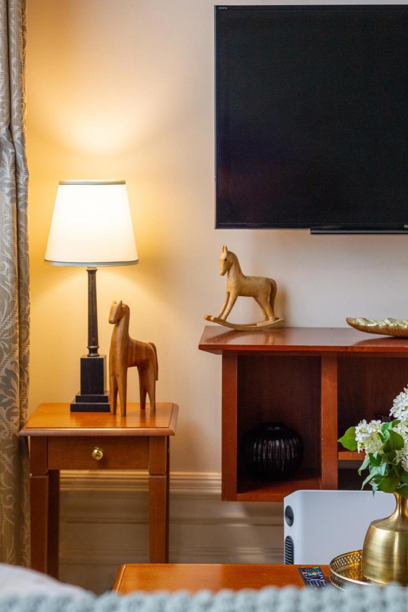 Beauty In The Cbd - 1Bed Free Parking Pool Apartment ไครสต์เชิร์ช ภายนอก รูปภาพ